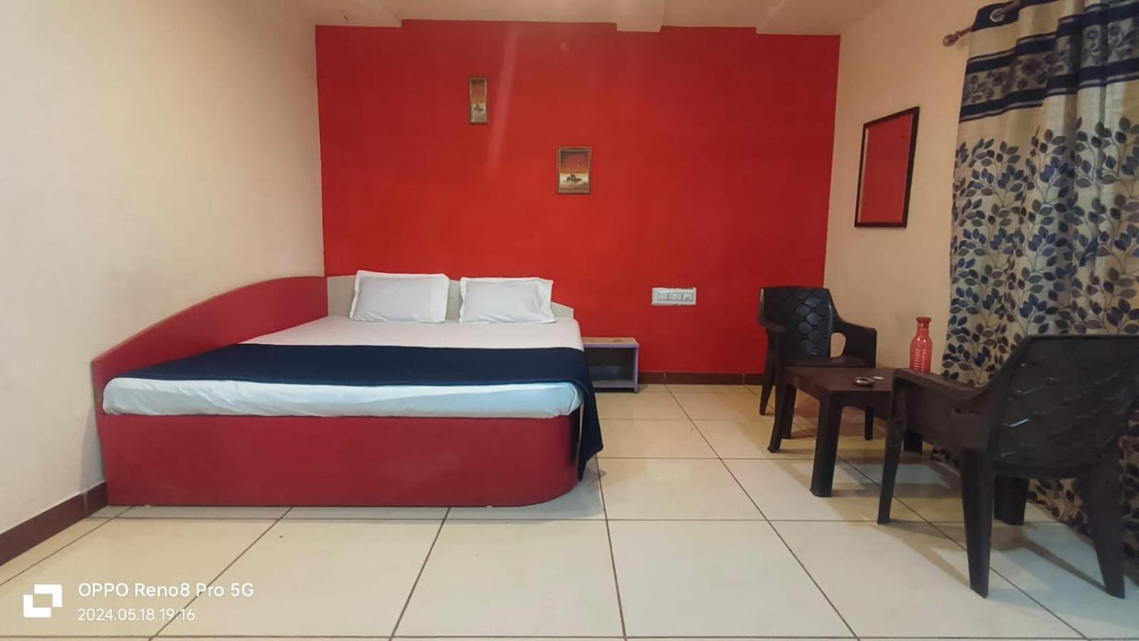Hotel Velvet Rajkot Exterior photo