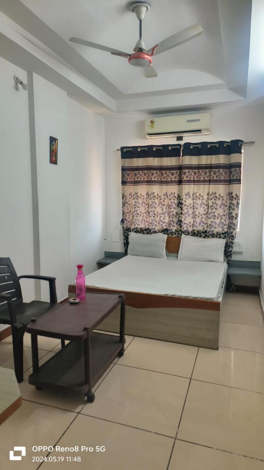 Hotel Velvet Rajkot Exterior photo