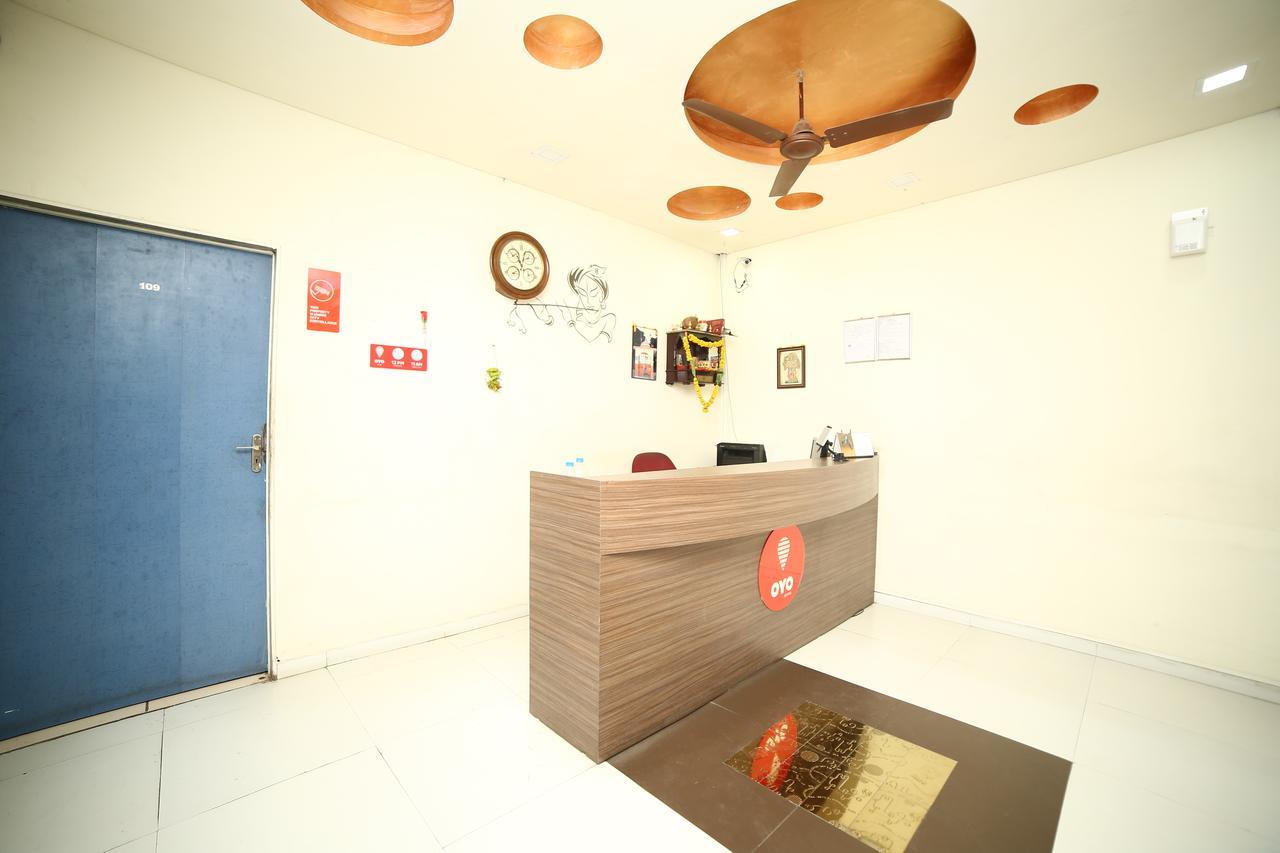 Hotel Velvet Rajkot Exterior photo
